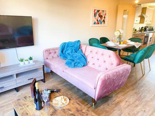 Tudors Esuites House City Centre Netflix