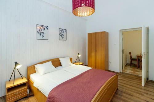 Sophie Apartman