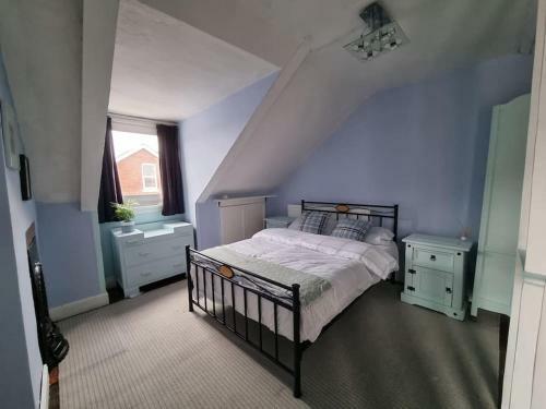 Three Bedroom Terrace House At Edgbaston Reservoir