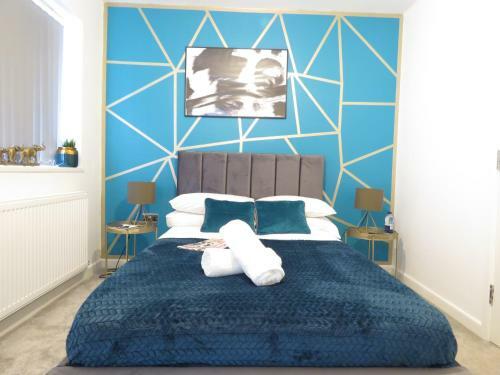 Tudors E Suites 4 Bedroom House With Garden