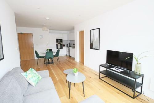 Incredibly Central 2 Bedroom Birmingham Apartment