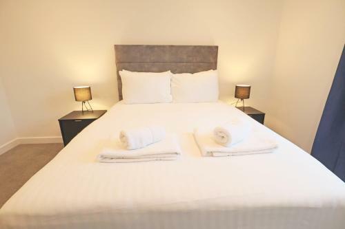 Central 1 Bed Apartment On Quiet Road