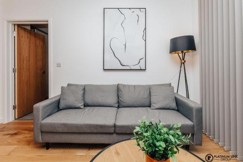 Platinum Link Apartments, Luxury New Build, One Bed, Marble Asthetic