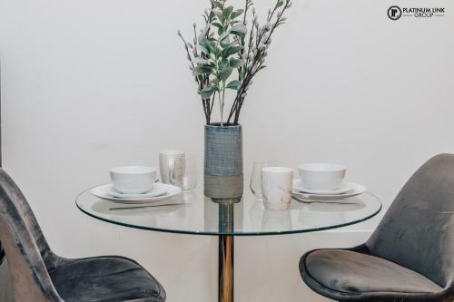 Platinum Link Apartments, Luxury New Build, One Bed, Marble Asthetic