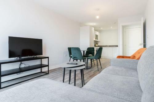 Contemporary 1 Bedroom Apartment In Central Birmingham