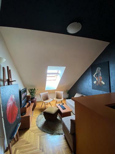 Apartment 313