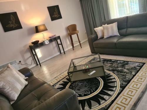 The Exclusive Jacuzzi Apartments