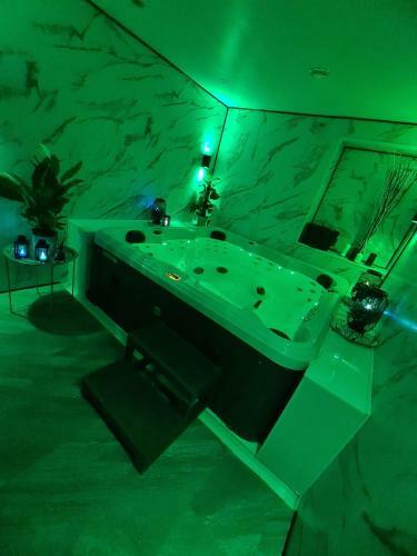 The Exclusive Jacuzzi Apartments
