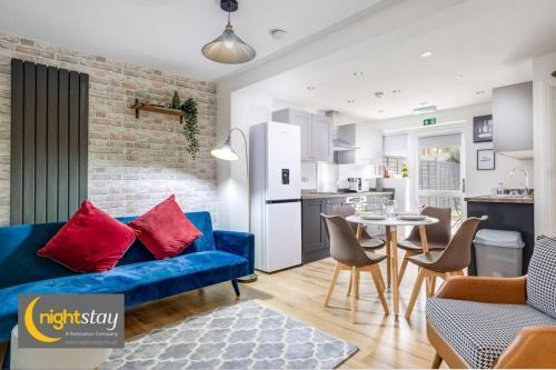 Charming 6-bed House In Birmingham