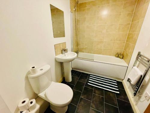 Apartamento Huge Duplex ~ City Centre ~ Large Groups Welcome!