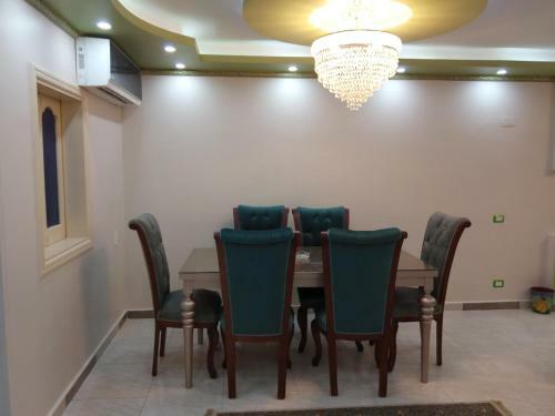 Golden Jewel Apartment Hotel - Stanley
