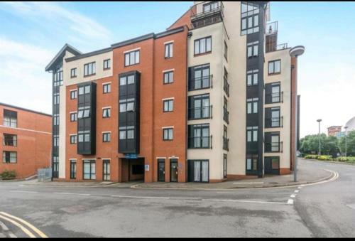Lovely 2 Bedroom Apartment With Parking Space.