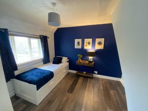 Large Home, Close To Bhx, Nec, Jlr, 4 Double Beds!