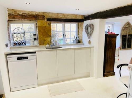 Warm, Modern 2 Bed Cottage In The Cotswolds