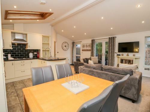 Brook Lodge