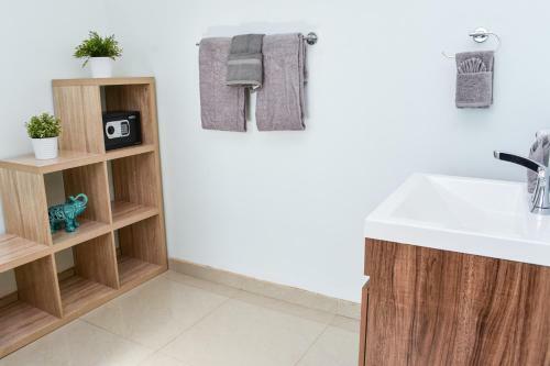 Modern&private, Best Sunset Views 3 Storey House ?