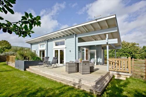 Cutterbrough, Great Field Lodges