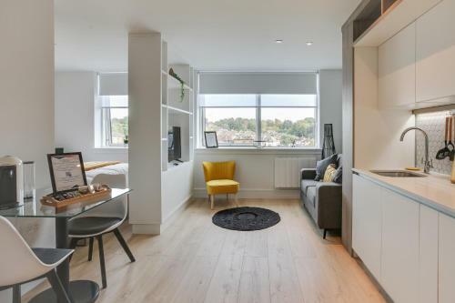 Kings Road Apartments
