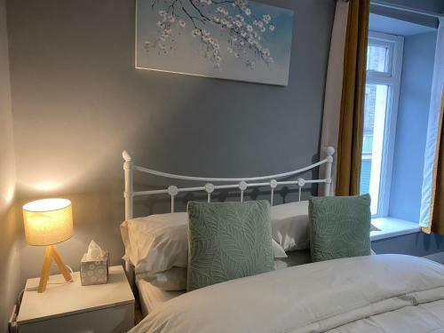 Home From Home Luxury 2-bed Apartment In Bridgend