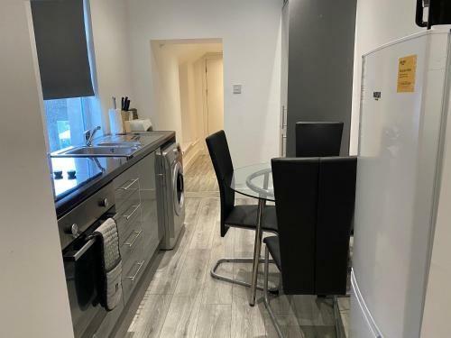 Home From Home Luxury 2-bed Apartment In Bridgend