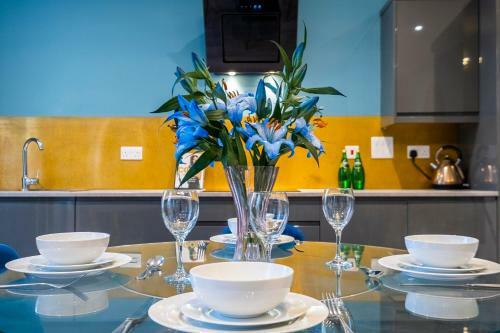 Corporate & Contractor Short Stay Accommodation By King Square Apartments