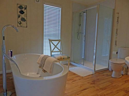 Apartamento Ash Lodge - Romantic Luxury Hot Tub Break