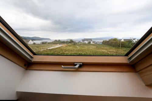 Black Barn Skye - Contemporary 3 Bed / 4 Bath Home