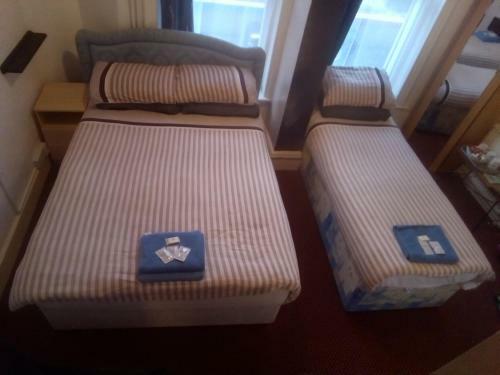Myroomz Golden Strand Hotel