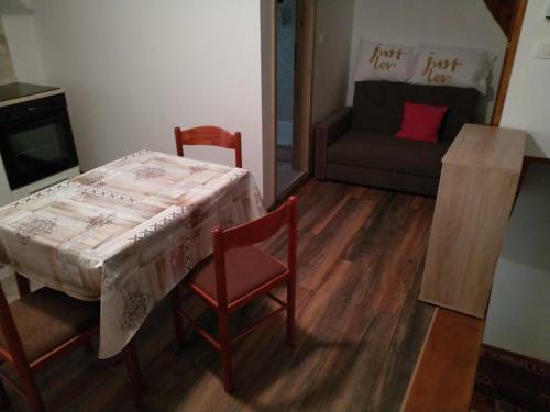 Apartma Pri Kova?iji