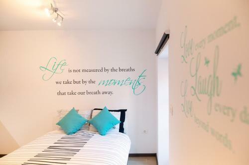 Azzurro Apartment