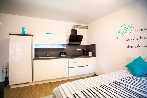 Azzurro Apartment