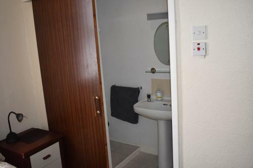 Hostal Three Piers Guest House