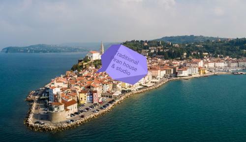 Albergue Traditional Piran House