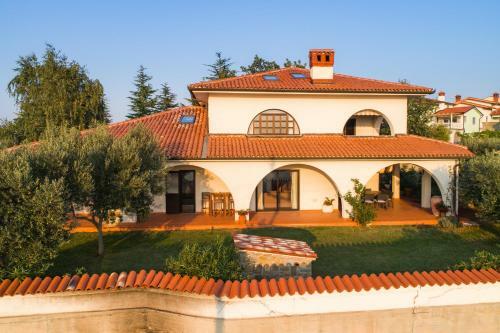 Villa Emi
