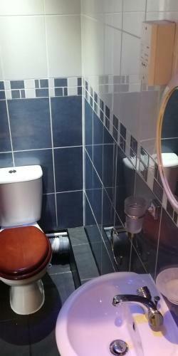 Hostal Northdene Theatre Hotel
