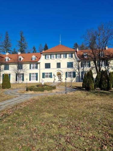 Apartma Vrtnica, Vila Golf