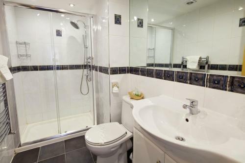 Queens Mansions: Hesketh Apartment