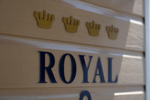 Floating House Marina Royal