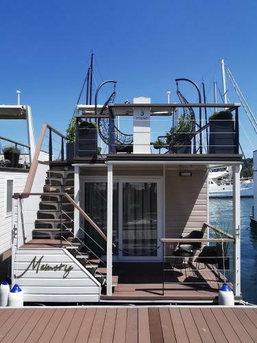 Floating House Memory