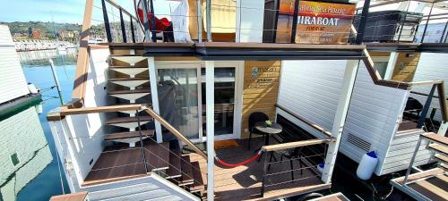 Floating Sea House Miraboat