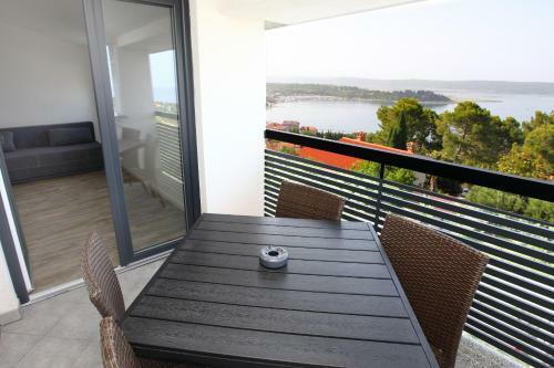 Uptown Apartments With Sea View Zaki