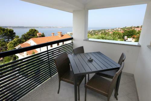 Uptown Apartments With Sea View Zaki
