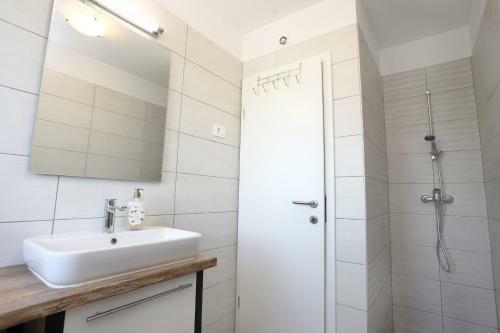 Uptown Apartments With Sea View Zaki
