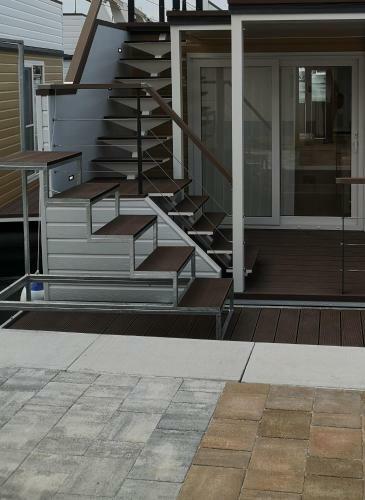 Floating Seahouse Ocean Beauty 1