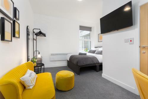 Charles Alexander Short Stay - Charnley House Apartments