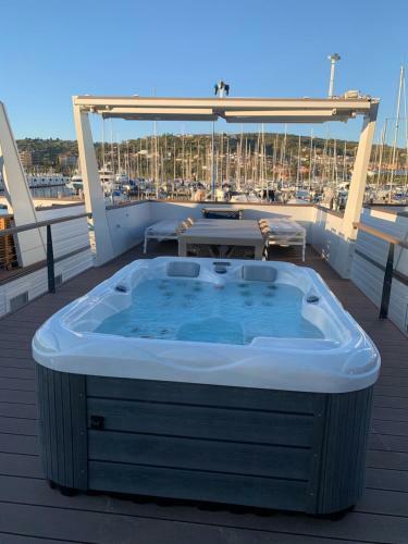 Nalu Seahouse
