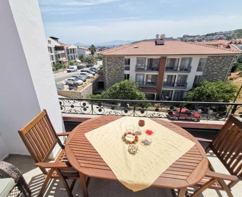 4+1 Spacious Apartment With Sea View. 5 Minutes From The Beach