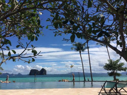 Hotel Thanya Beach Resort