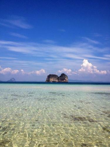 Hotel Thanya Beach Resort