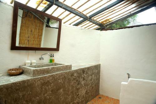 Hotel Mayalay Beach Resort
